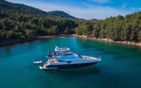 Azimut 72 Fly | Yacht Charter Croatia | Travelboat