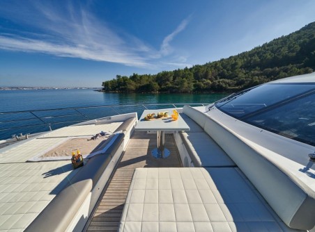 Azimut 72 Fly | Yacht Charter Croatia | Travelboat
