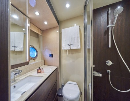 Azimut 72 Fly | Yacht Charter Croatia | Travelboat