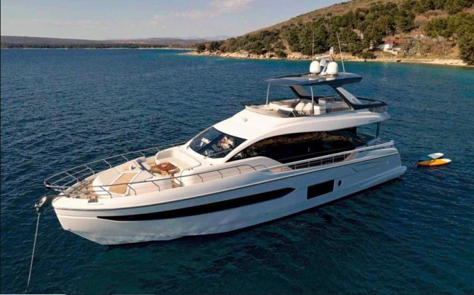 Azimut / Benetti Yachts Azimut 78 Fly - 4 + 1 cab. Concord's 6 ex. OMR Group