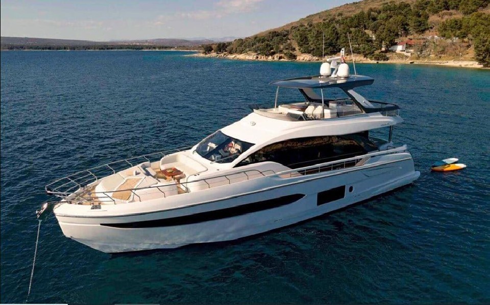 Azimut 78 Fly | Yacht Charter Croatia | Travelboat