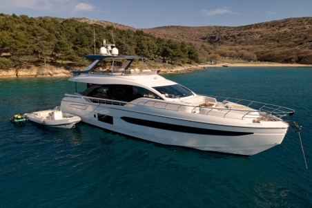 Azimut 78 Fly | Yacht Charter Croatia | Travelboat