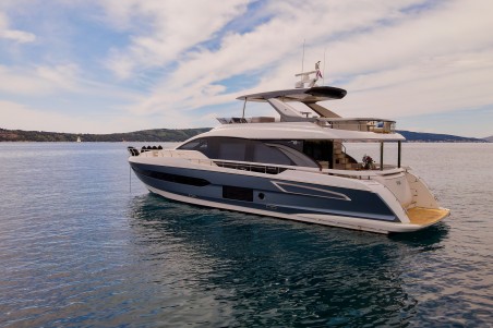 Azimut / Benetti Yachts Azimut 78 Fly - 4 + 1 cab. Viva