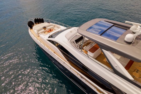 Azimut / Benetti Yachts Azimut 78 Fly - 4 + 1 cab. Viva