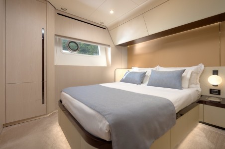 Azimut / Benetti Yachts Azimut 78 Fly - 4 + 1 cab. Viva