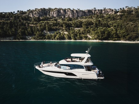 Jeanneau Prestige 590 Flybridge - 3 + 1 cab. Shaft