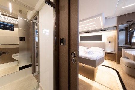 Jeanneau Prestige 590 Flybridge - 3 + 1 cab. Shaft