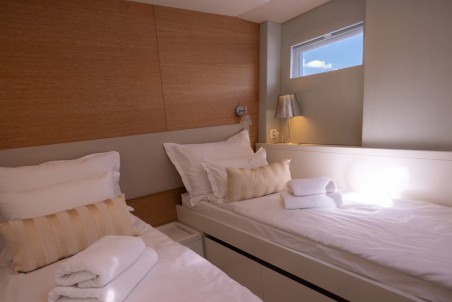 Jeanneau Prestige 590 Flybridge - 3 + 1 cab. Shaft