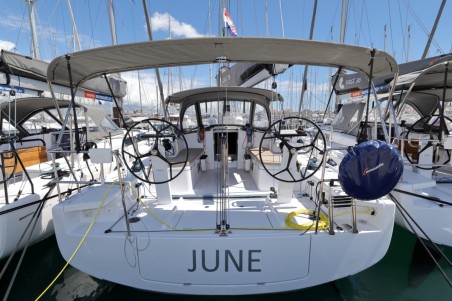 Bénéteau First 36 June