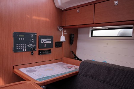 Bavaria Yachtbau Bavaria Cruiser 37 - 3 cab. Black Pearl