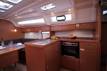 Bavaria Yachtbau Bavaria Cruiser 37 - 3 cab. Black Pearl