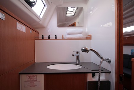 Bavaria Yachtbau Bavaria Cruiser 37 - 3 cab. Chilly Lilly