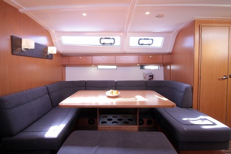 Bavaria Yachtbau Bavaria Cruiser 51 Firewall
