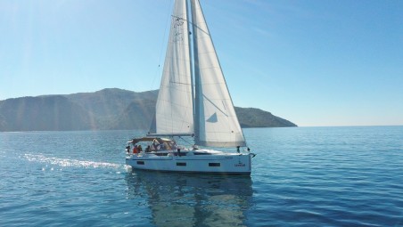 Bavaria Yachtbau Bavaria C42 Fiesta