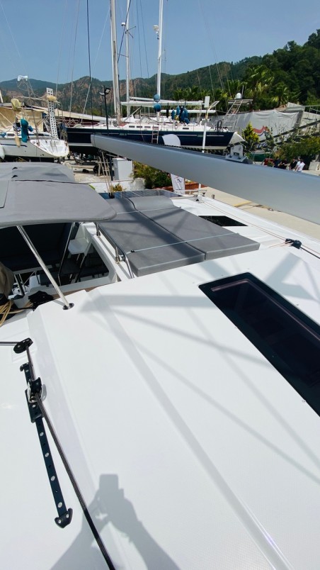 Fountaine Pajot Fountaine Pajot Astrea 42 - 4 + 1 cab. Capella 1