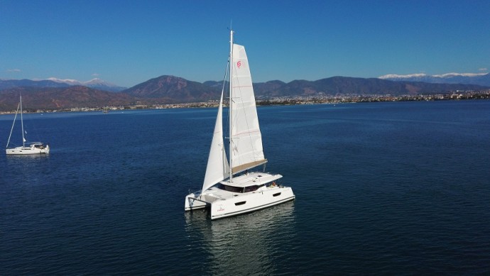 Fountaine Pajot Fountaine Pajot Astrea 42 - 4 + 2 cab. Gloria