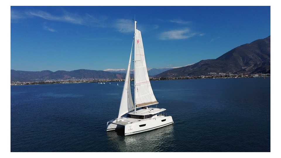 Fountaine Pajot Fountaine Pajot Astrea 42 - 4 + 2 cab. Reina