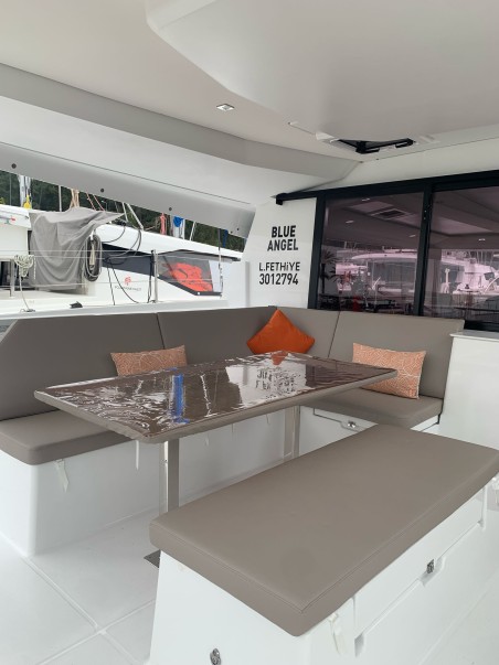 Fountaine Pajot Fountaine Pajot Tanna 47 - 5 + 1 cab. Blue Angel