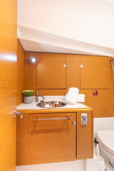 Jeanneau Sun Odyssey 449 Asante