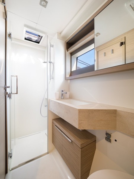 Lagoon-Bénéteau Lagoon 51 OW - 4 + 1 cab. Catwalk