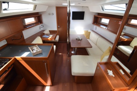Beneteau Oceanis 41 | Yacht Charter Greece | Travelboat