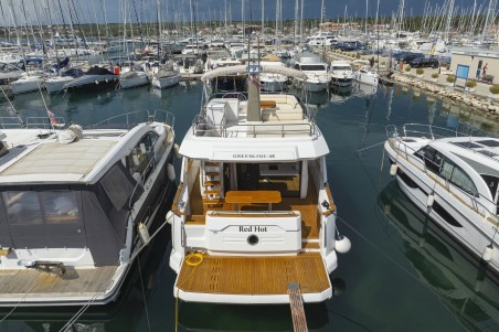 Greenline Yachts Greenline 48 Fly Red Hot