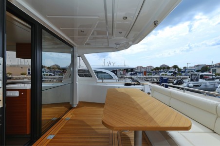 Greenline Yachts Greenline 48 Fly Red Hot