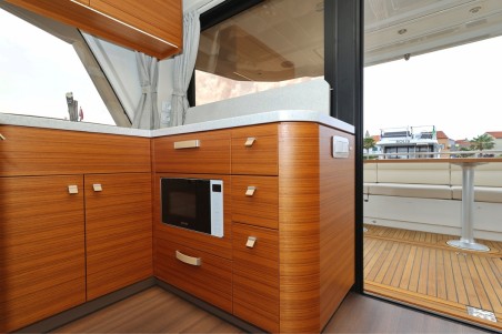 Greenline Yachts Greenline 48 Fly Red Hot