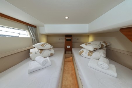 Greenline Yachts Greenline 48 Fly Red Hot