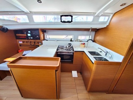 Jeanneau Sun Odyssey 440 - 4 cab. Holiday Kiss