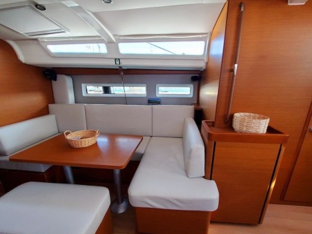 Jeanneau Sun Odyssey 440 - 4 cab. Holiday Kiss