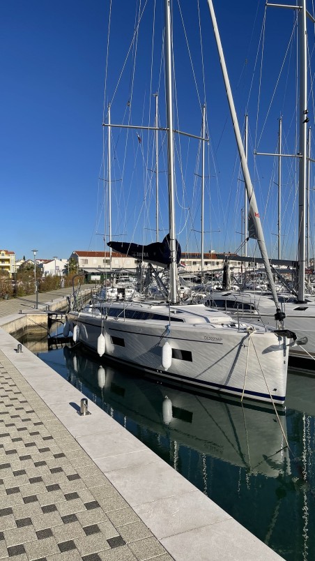 Bavaria C42 | Czarter jachtu Chorwacja | Travelboat