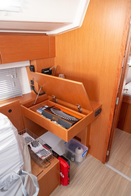 Bavaria C42 | Czarter jachtu Chorwacja | Travelboat
