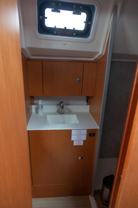 Bavaria C42 | Czarter jachtu Chorwacja | Travelboat