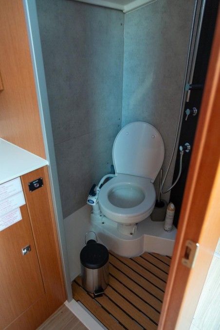 Bavaria C42 | Czarter jachtu Chorwacja | Travelboat