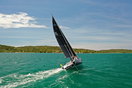 Elan Marine Elan E4 - 2 cab. Raptor