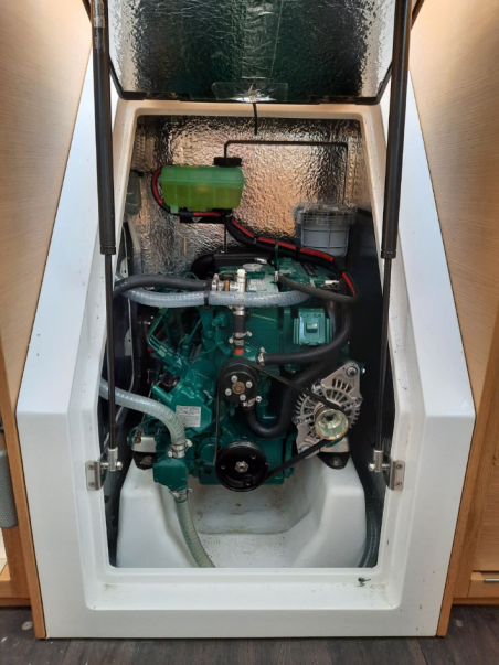 Elan Marine Elan E4 - 2 cab. Raptor