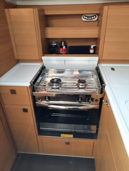 Elan Marine Elan E4 - 2 cab. Raptor