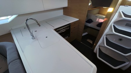 Elan Marine Elan E6 Iron Man