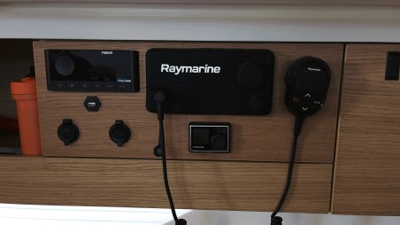 Elan Marine Elan E6 Iron Man