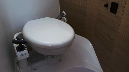 Elan Marine Elan E6 Iron Man