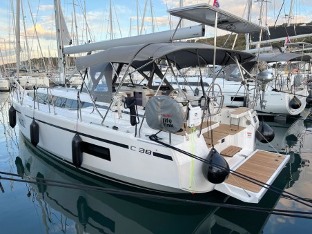 Bavaria Yachtbau Bavaria C38 Mala Hana