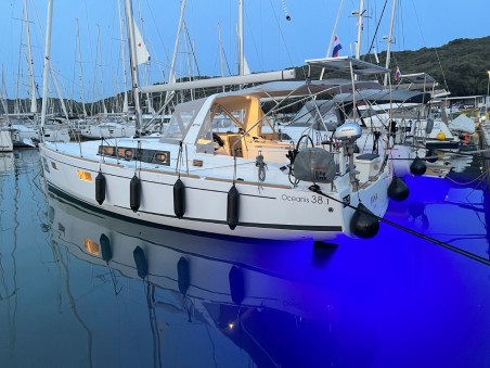 Bénéteau Oceanis 38.1 Jana