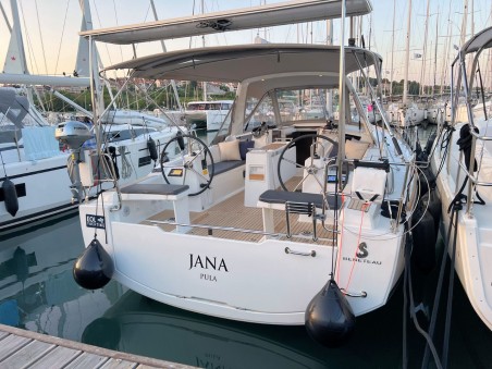 Bénéteau Oceanis 38.1 Jana