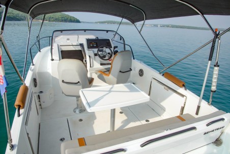 Beneteau Flyer 8 SUNdeck | Czarter jachtu Chorwacja | Travelboat