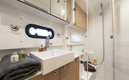 Catana Group Bali 4.0 - 4 + 2 cab. DRAGONERA