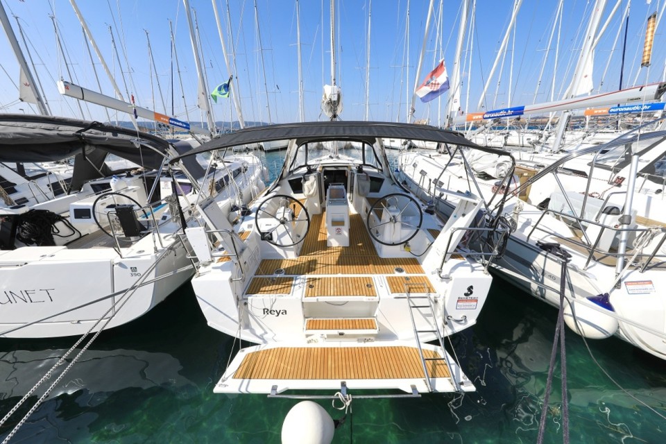 Bénéteau Oceanis 38.1 Reya