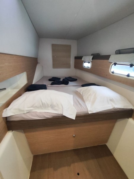 Catana Group Bali 4.0 - 4 + 2 cab. LONJA