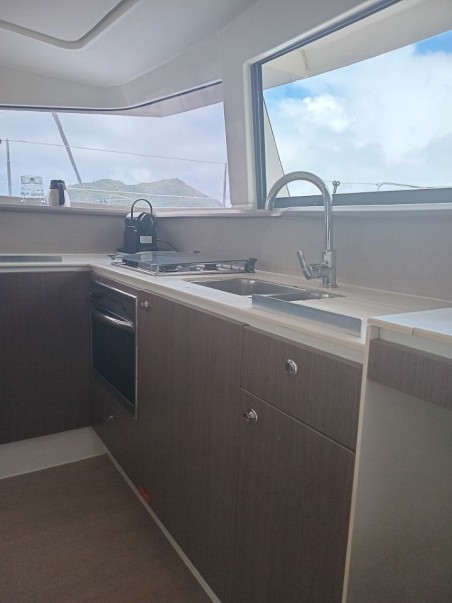 Catana Group Bali 4.1 - 3 + 1 cab. ZENA