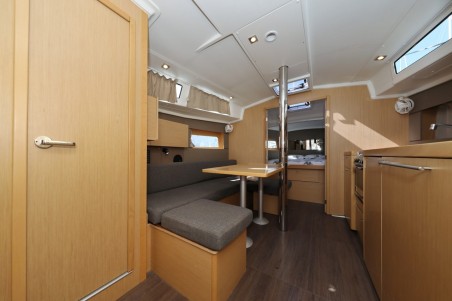 Bénéteau Oceanis 38.1 Reya